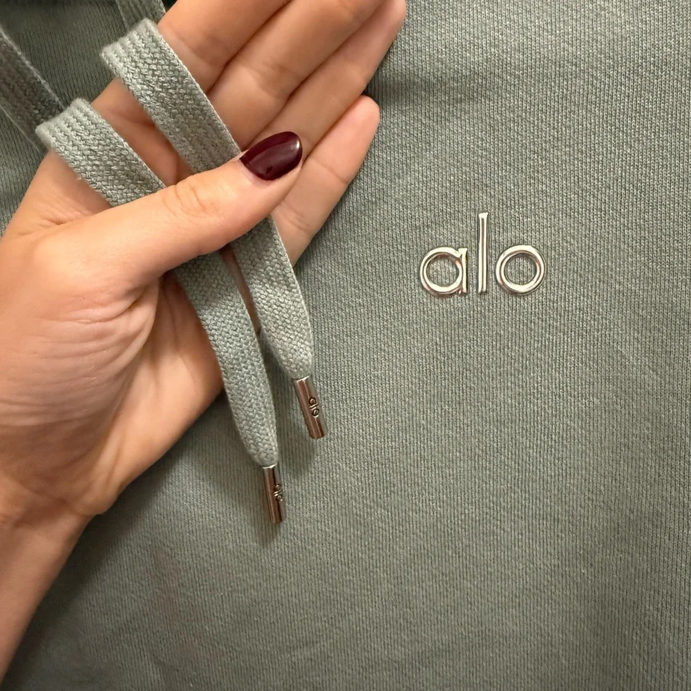 ALO Yoga Accolade Hoodie Size Small - Botanical Green Limited Color - NWOT - Picture 3 of 5